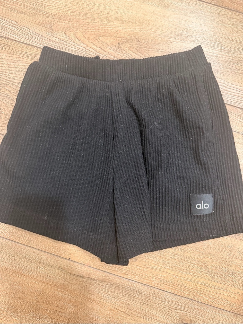ALO Yoga Muse Black Ribbed Athletic Shorts 0428